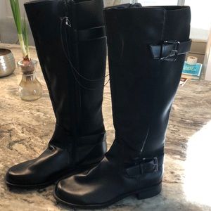 NWOT tall boot- Size 7.5